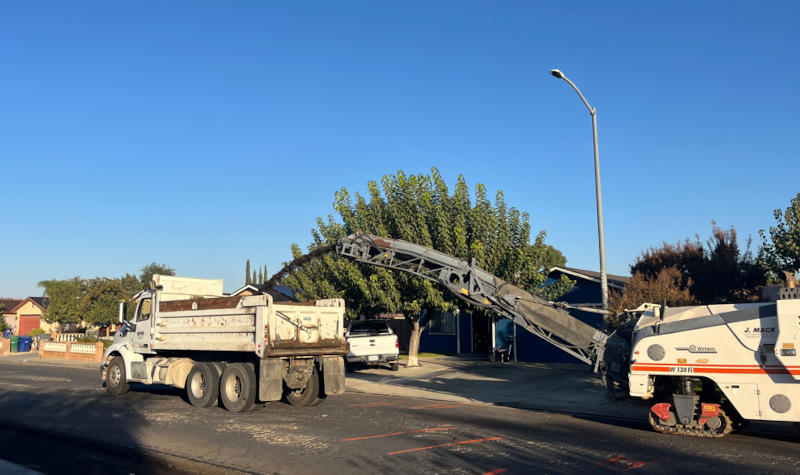 Asphalt milling in Reedley 