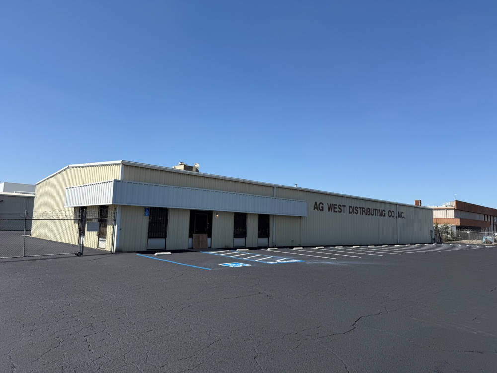 AG West Distributing CO parking lot after sealcaoting